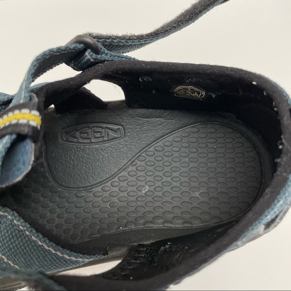 Keen Newport H2 closed toe sandals sz 3 kid’s - Picture 9 of 12